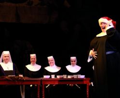 SISTER ACT - Das Musical im Wiener Ronacher - Produktionsfotos 2012 012 © Brinkhoff Mögenburg