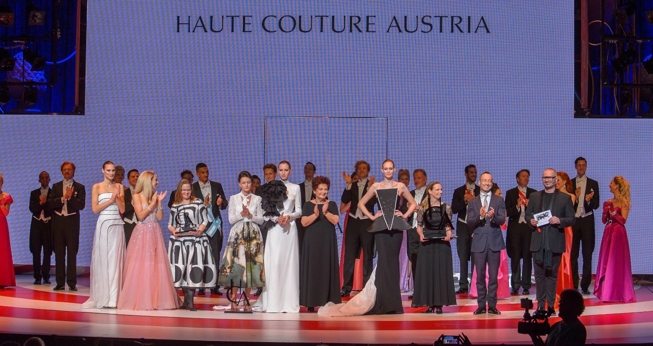 Preisträger und Gewinnermodelle des Haute Couture Austria Award 2018 © Andreas Tischler